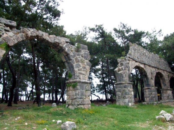 Phaselis - The aqueduc