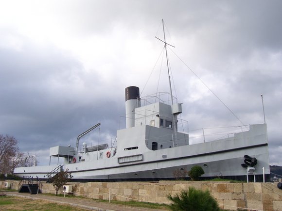 Nusrat mine ship model