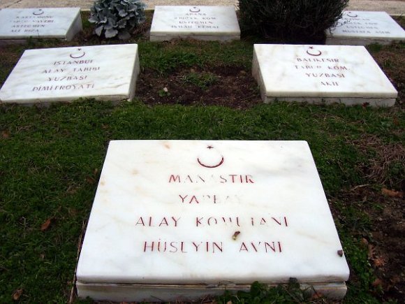 Gallipoli, 57th Infantry Regiment Memorial - 57th Infantry Regiment commander Hüseyin Avni's gravestone.