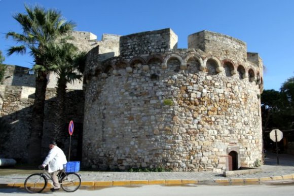 Çeşme Castle