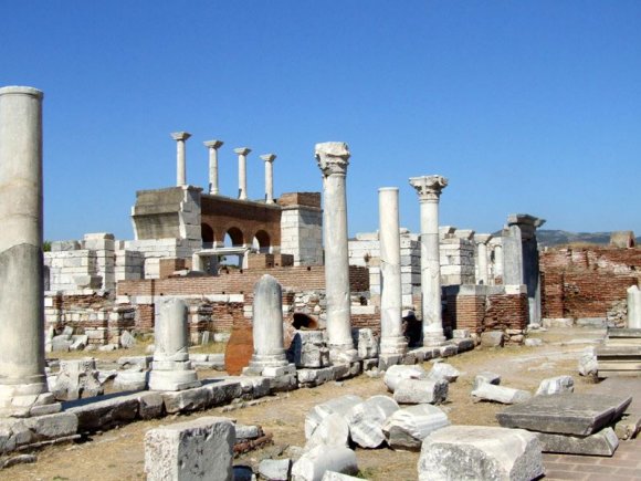 Selçuk - St John Basilica. The basilica is on the slopes of Ayasoluk Hill, just below the fortress. St John is believed to spent