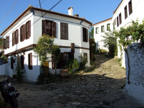 Şirince - A house in Şirince. Most houses built in 19. century or earlier when Sirince was predominantly a Greek village.