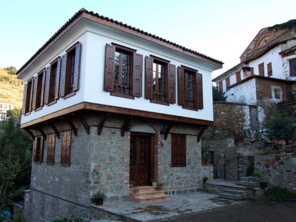 Şirince - A house in Şirince. Most houses built in 19. century or earlier when Sirince was predominantly a Greek village.