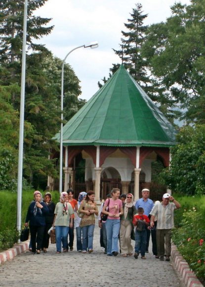 People visiting Nasreddin Hoca graveyard.