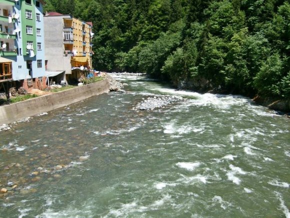 Çamlıhemşin and the Fırtına Stream